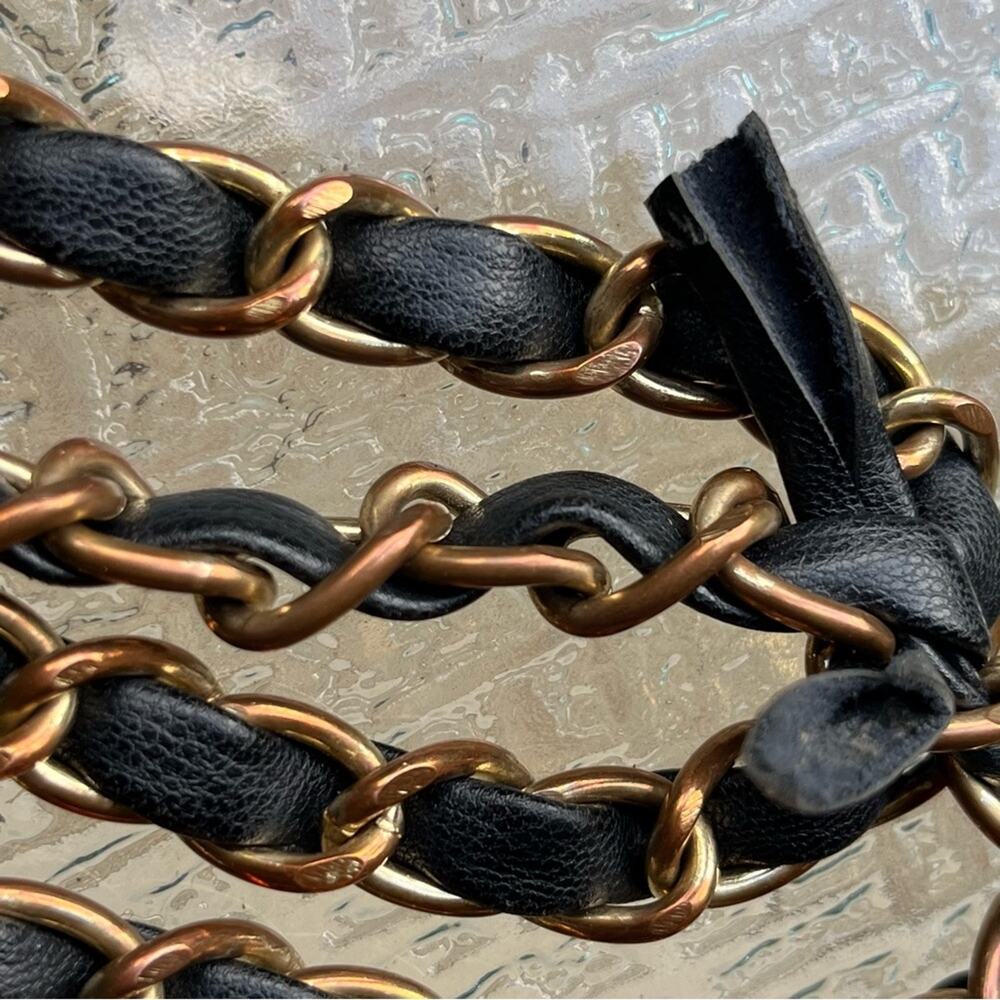 * Badgley Mischka * Quilted Messenger Bag - Picture 8 of 10